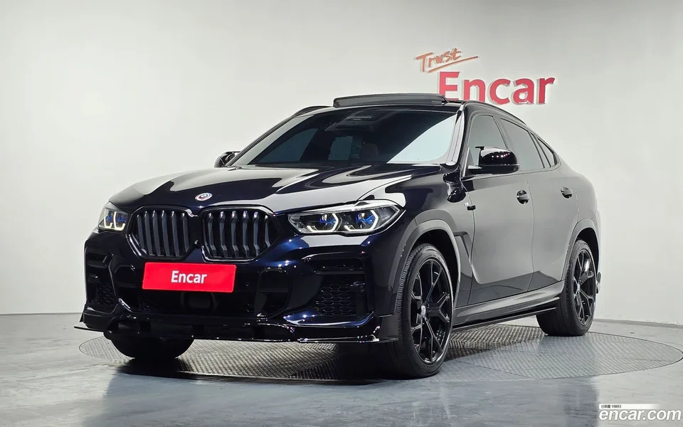 BMW X6 xDrive30d M 2022 — фото 1, купить с доставкой в Москву