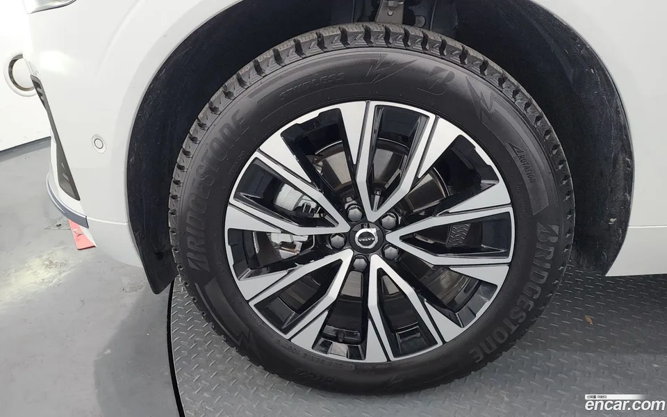 Volvo XC60 B5 2024 — миниатюра 5