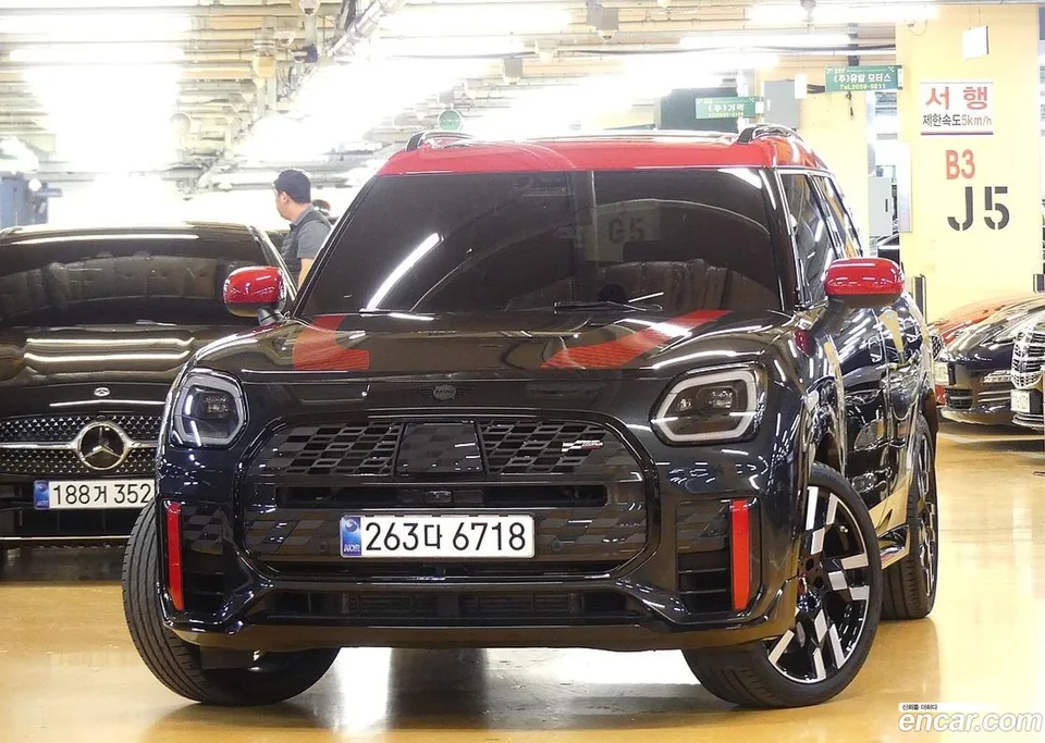 MINI Cooper S Countryman ALL4 JCW 2024 — миниатюра 3
