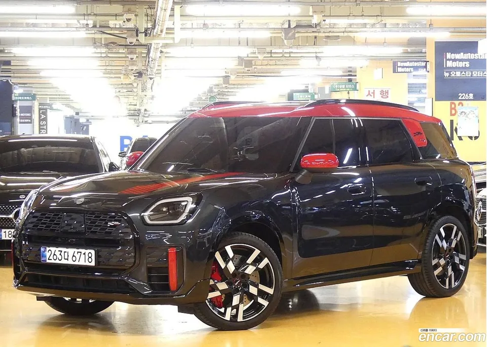 MINI Cooper S Countryman ALL4 JCW 2024 — фото 1, купить с доставкой в Москву