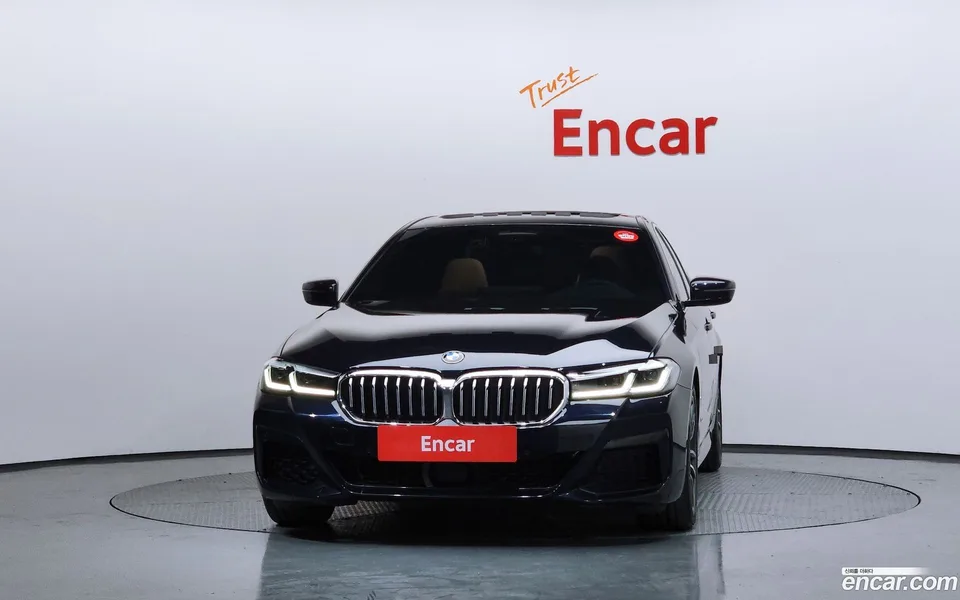 BMW 5 Series 520i M 2023 — миниатюра 3
