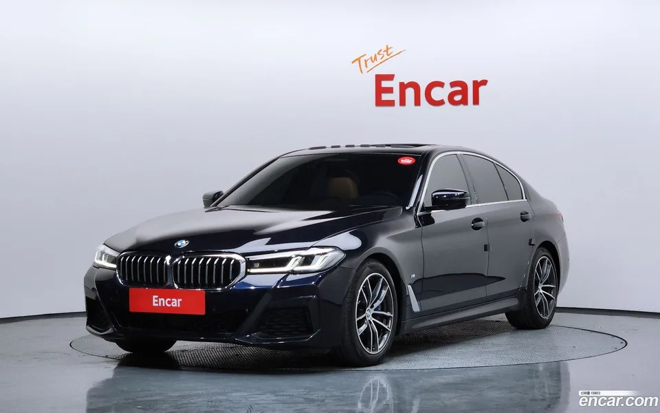 BMW 5 Series 520i M 2023 — фото 1, купить с доставкой в Москву