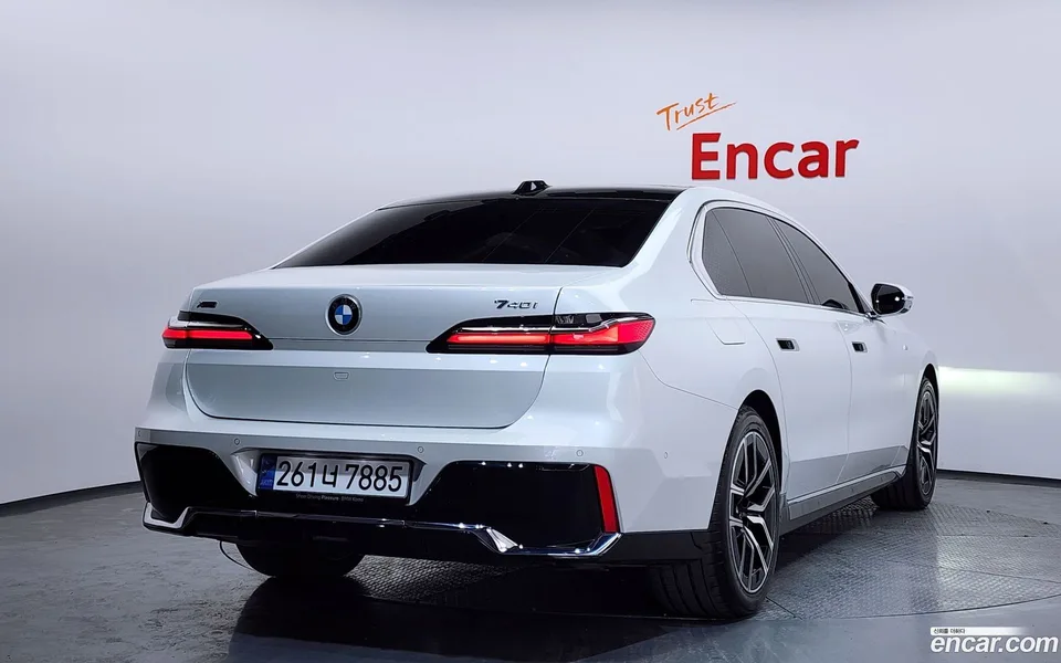 BMW 7 Series 740i xDrive M 2024 — миниатюра 2