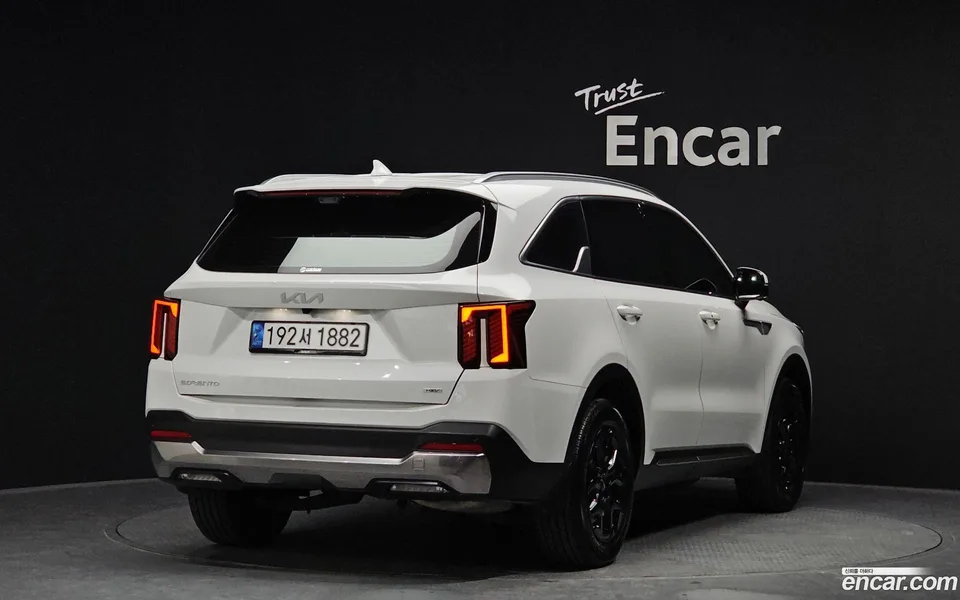 Kia Sorento HEV 1.6 2WD 2023 — миниатюра 2