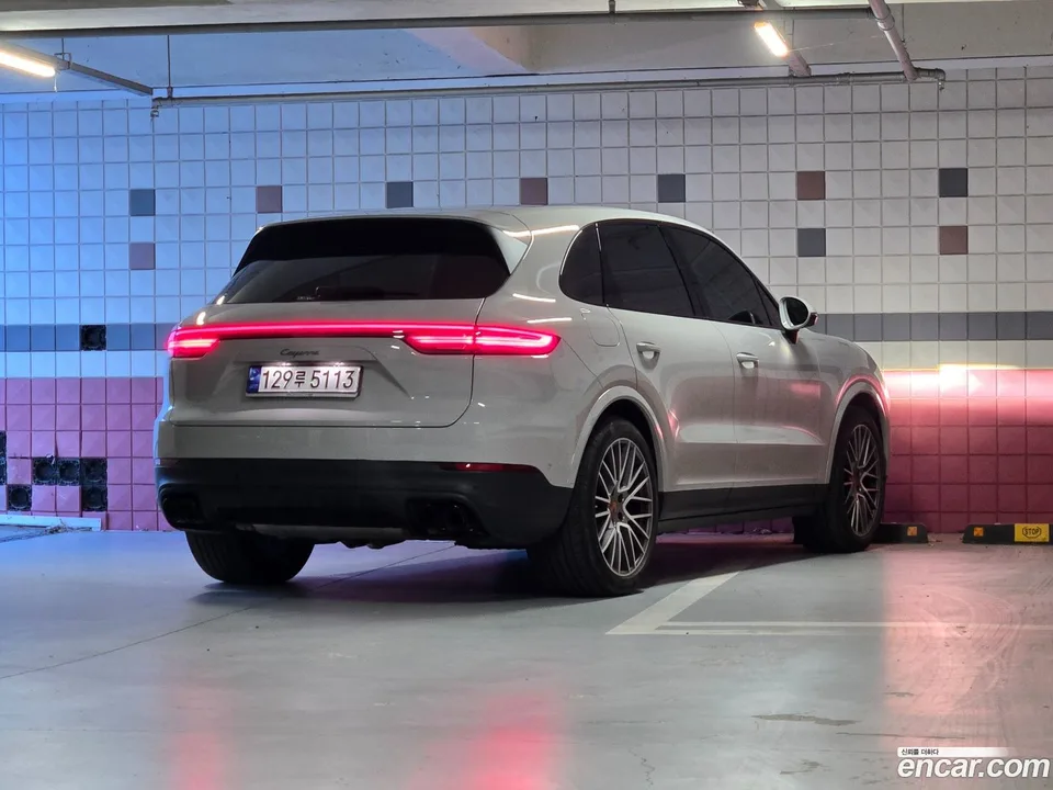 Porsche Cayenne 3.0 2023 — миниатюра 3