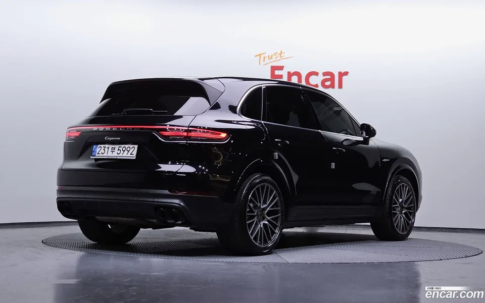 Porsche Cayenne 3.0 E- 2022 — миниатюра 2