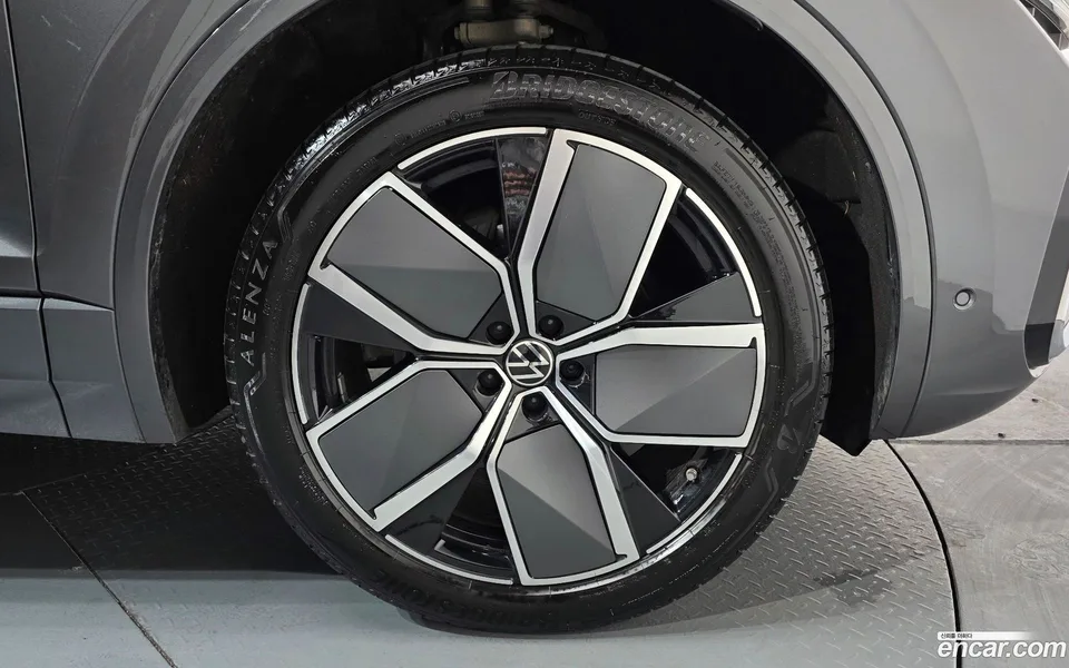 Volkswagen Touareg 3.0 TDI R-Line 2024 — миниатюра 5