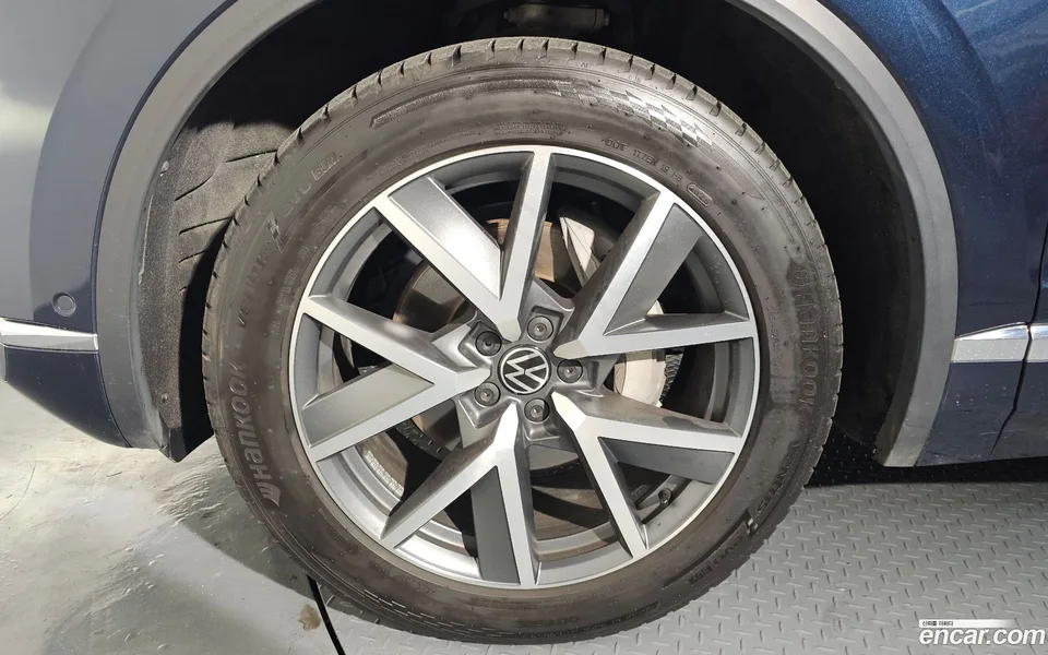 Volkswagen Touareg 3.0 TDI 2023 — миниатюра 5