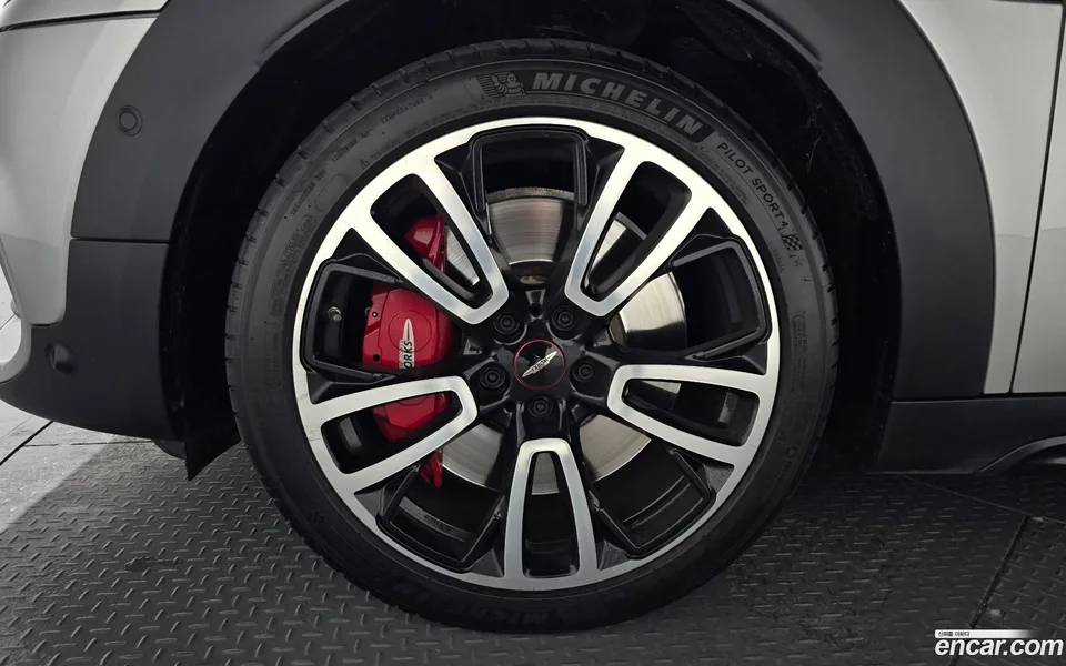 MINI Cooper S Countryman JCW 2023 — миниатюра 5