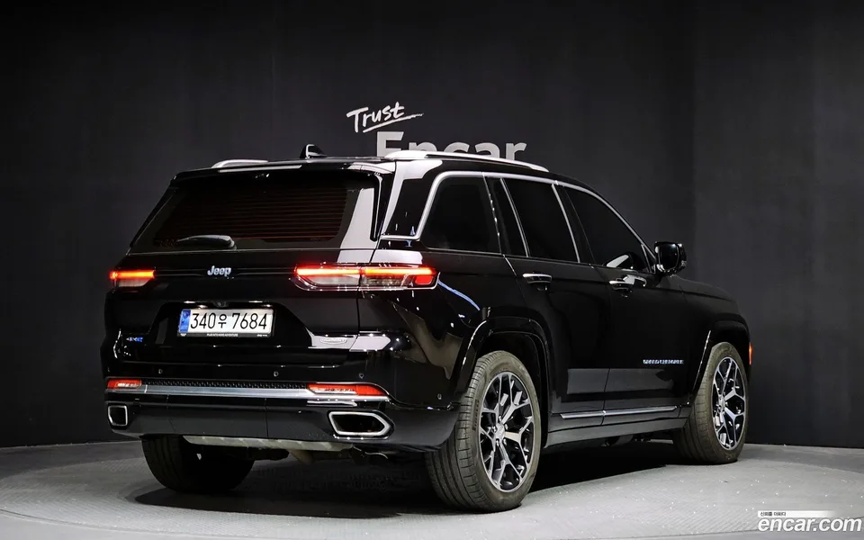 Jeep Grand Cherokee 4xe 2023 — миниатюра 2
