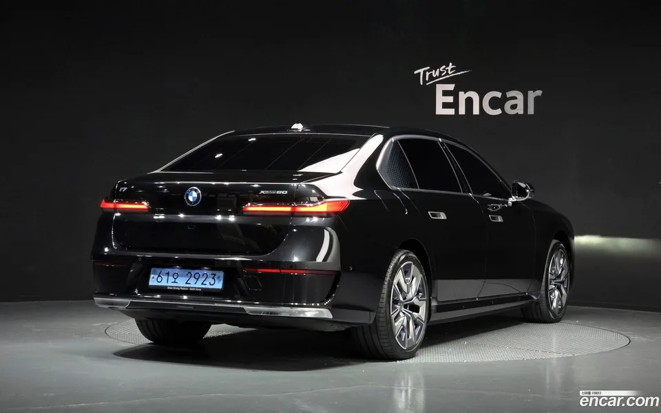 BMW i7 xDrive 60 2022 — миниатюра 2