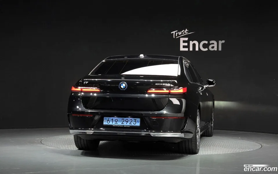 BMW i7 xDrive 60 2022 — миниатюра 4