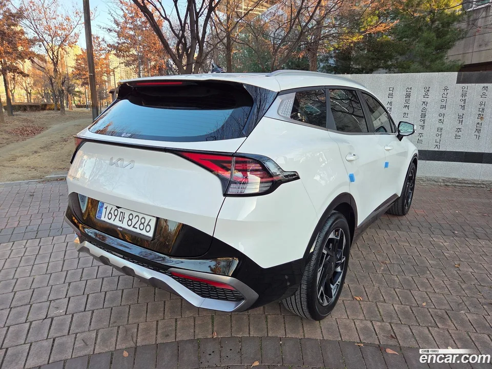 Kia Sportage 1.6 2WD 2023 — миниатюра 2