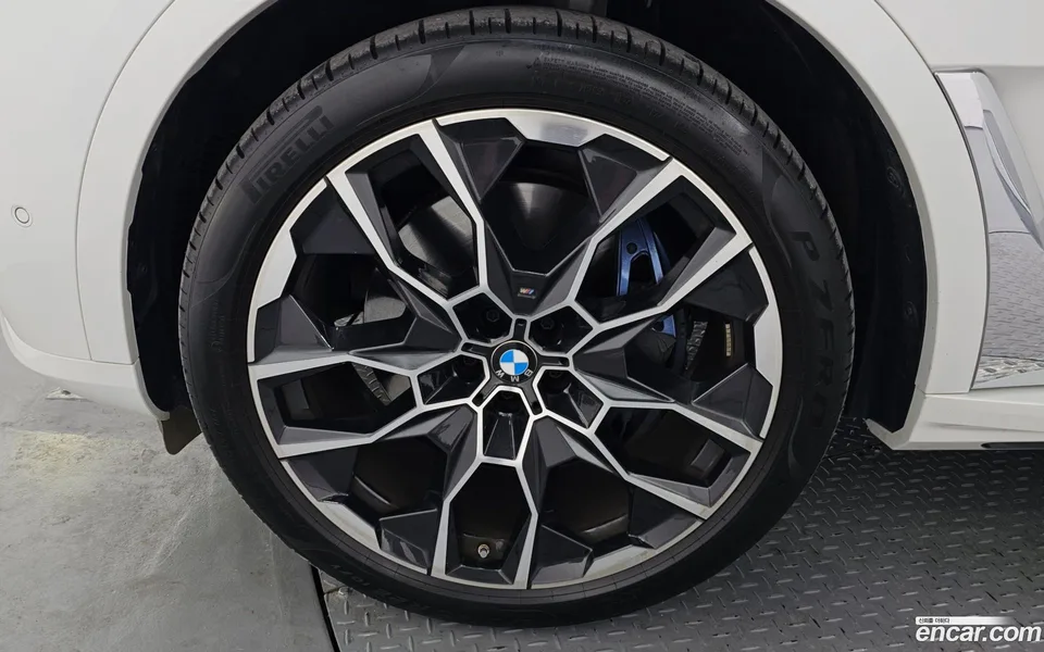 BMW X7 xDrive 40i M 6 2024 — миниатюра 5