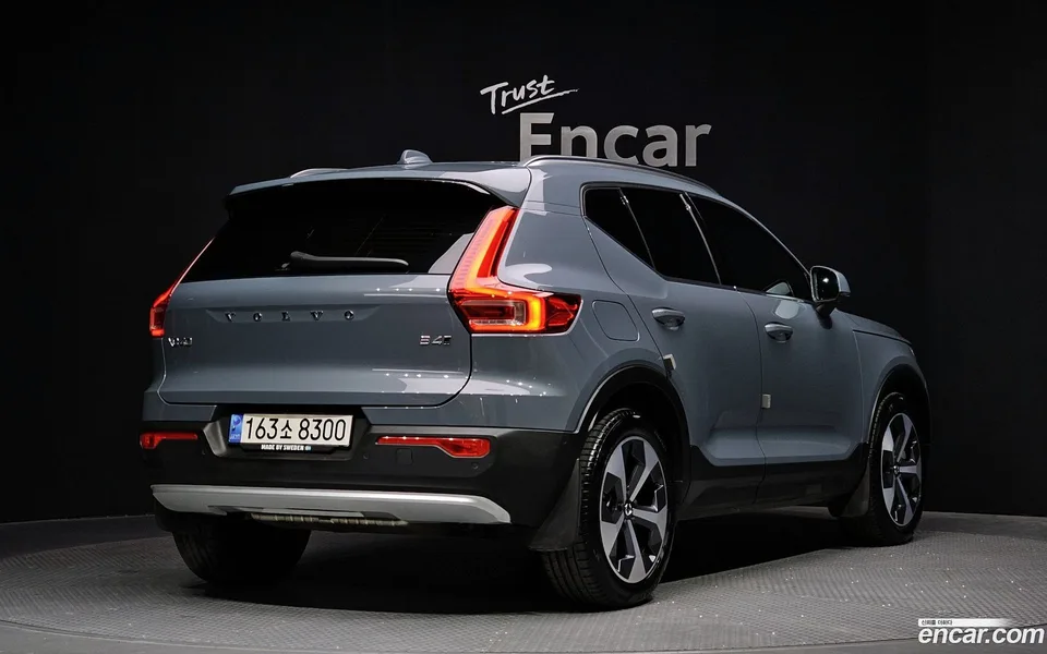 Volvo XC40 B4 2022 — миниатюра 2