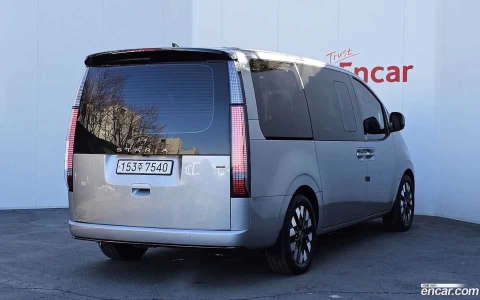 Hyundai Staria 4WD 9 2023 — миниатюра 2