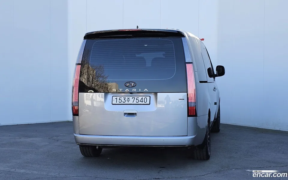 Hyundai Staria 4WD 9 2023 — миниатюра 4