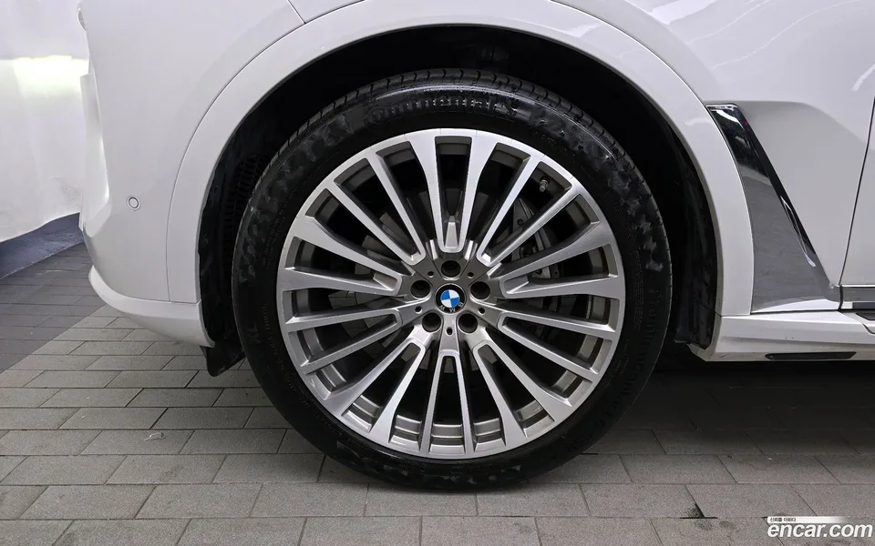 BMW X7 xDrive 40d 6 2023 — миниатюра 5