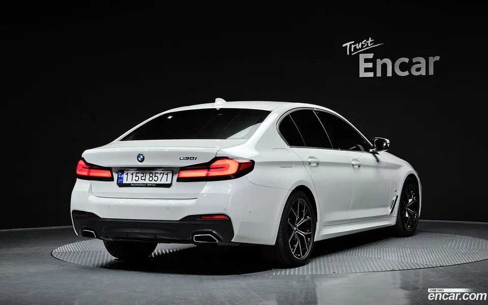 BMW 5 Series 530i M 2023 — миниатюра 2
