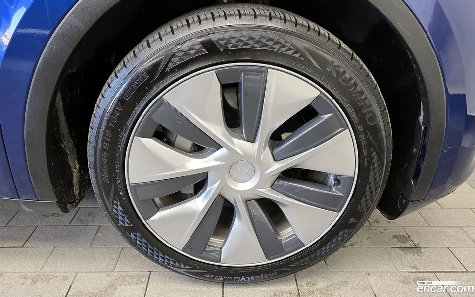 Tesla Model Y RWD 2023 — миниатюра 5