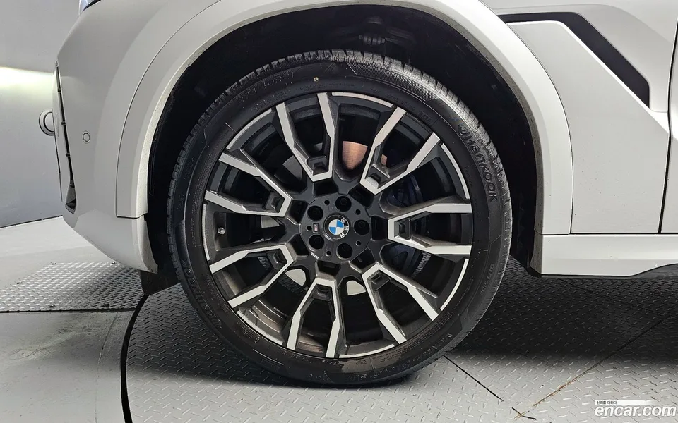BMW X6 xDrive40i M 2025 — миниатюра 5