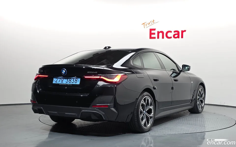 BMW i4 eDrive40 M 2023 — миниатюра 2