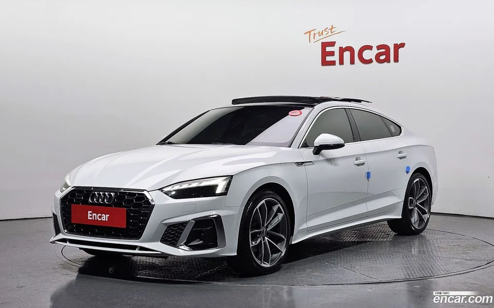 Audi A5 40 TFSI 2022 — фото 1, купить с доставкой в Москву