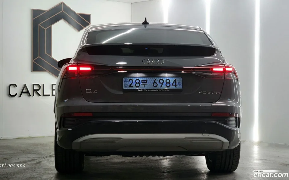 Audi Q4 e-tron 45 2025 — миниатюра 4
