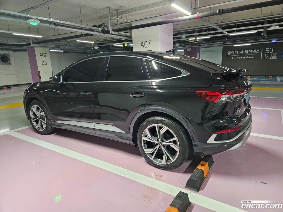 Audi Q4 e-tron 40 2022 — миниатюра 5