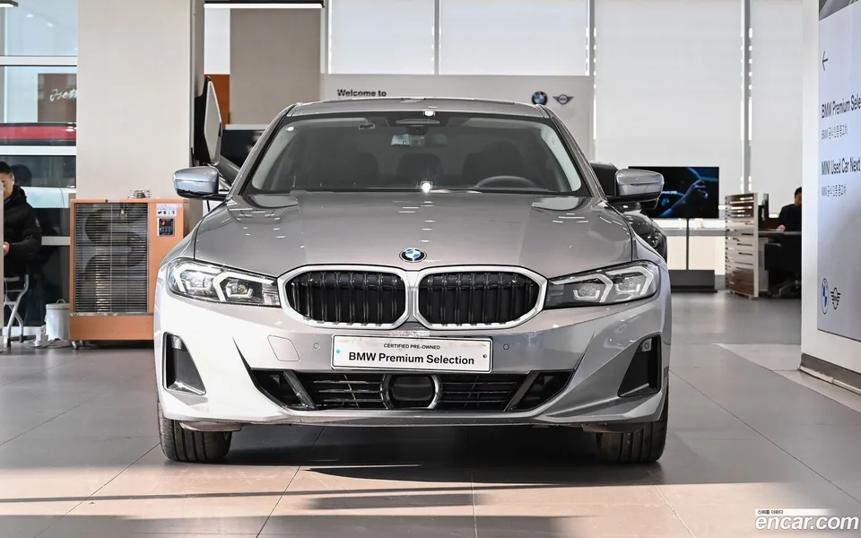 BMW 3 Series 320i 2025 — миниатюра 2