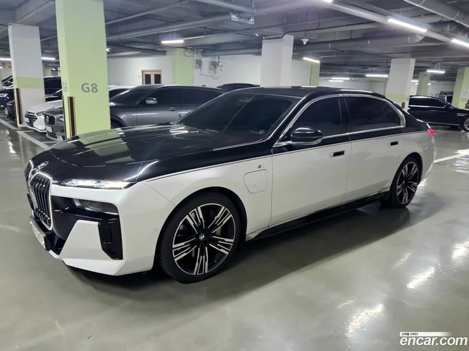 BMW 7 Series 750e xDrive M 2023 — миниатюра 2