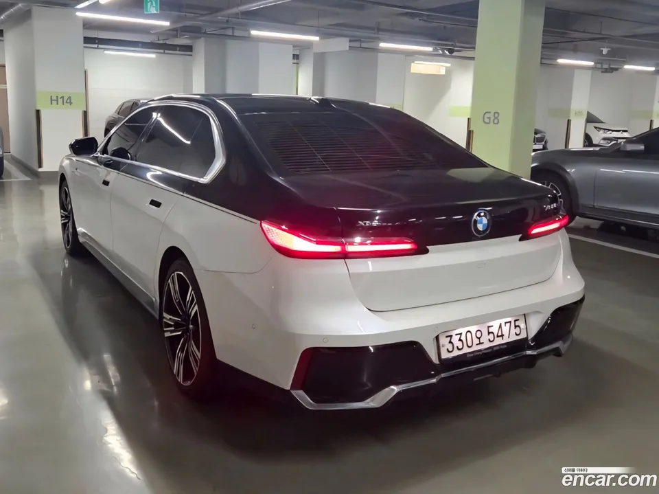 BMW 7 Series 750e xDrive M 2023 — миниатюра 5