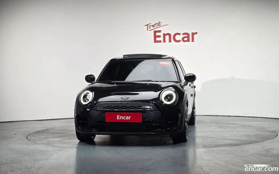 MINI Cooper S Clubman JCW 2023 — миниатюра 3