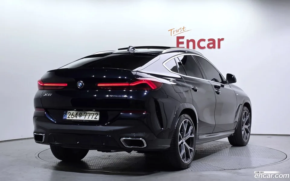 BMW X6 xDrive40i M 2022 — миниатюра 2