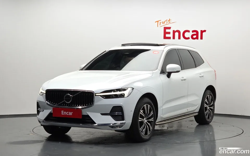 Volvo XC60 B5 2022 — фото 1, купить с доставкой в Москву
