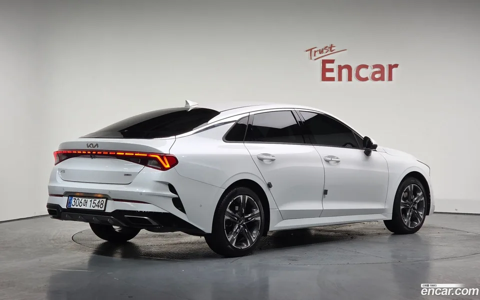 Kia K5 Hybrid 2023 — миниатюра 2