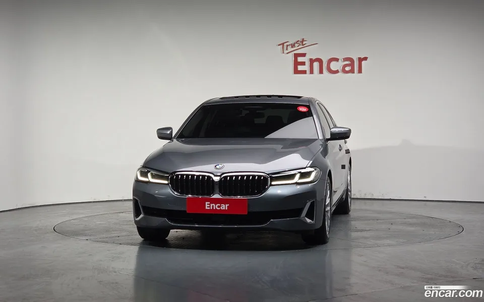 BMW 5 Series 520i 2023 — миниатюра 3