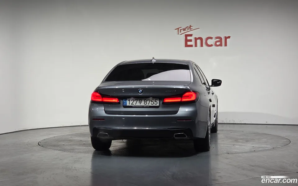 BMW 5 Series 520i 2023 — миниатюра 4