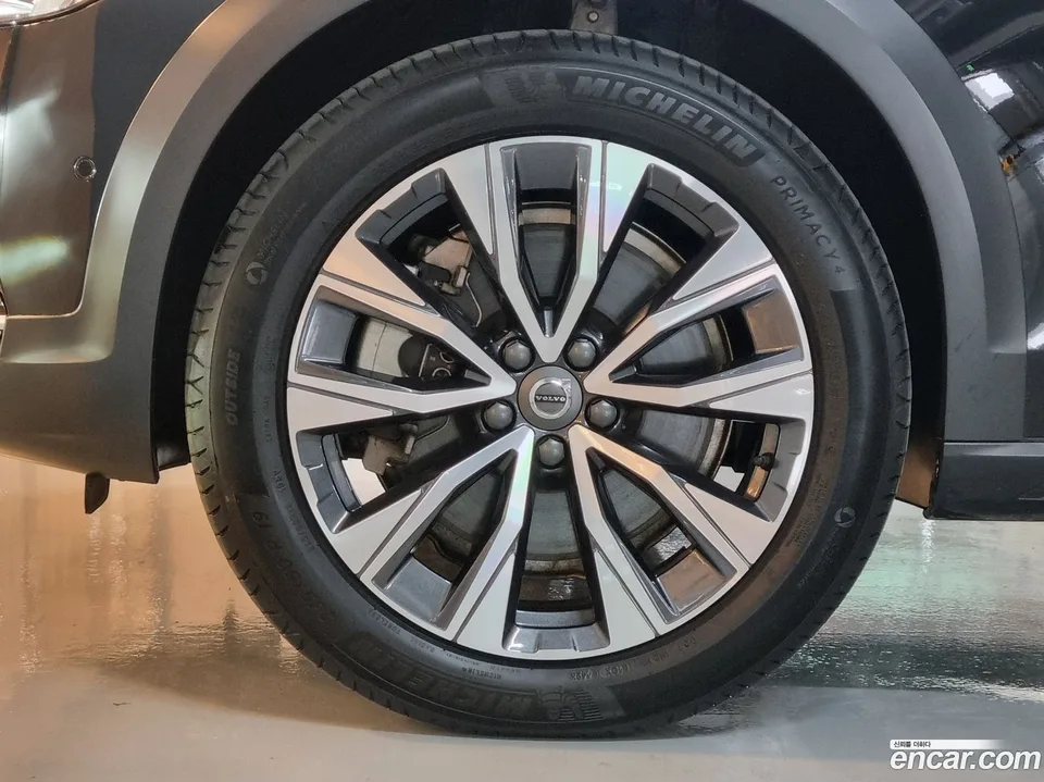 Volvo V90 Cross Country B5 AWD 2024 — миниатюра 5