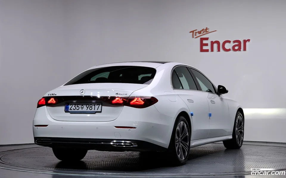 Mercedes-Benz E-Class E350e 4MATIC 2025 — миниатюра 2