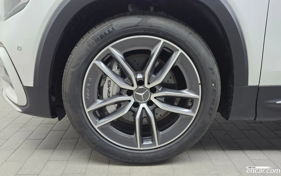 Mercedes-Benz GLB-Class AMG GLB35 4MATIC 2025 — миниатюра 5