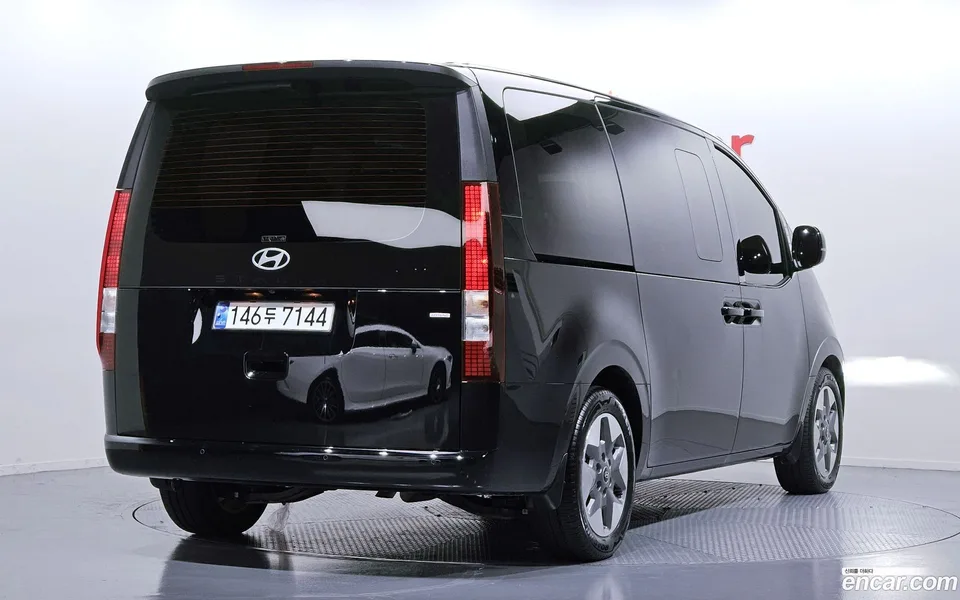 Hyundai Staria 4WD 9 2024 — миниатюра 2