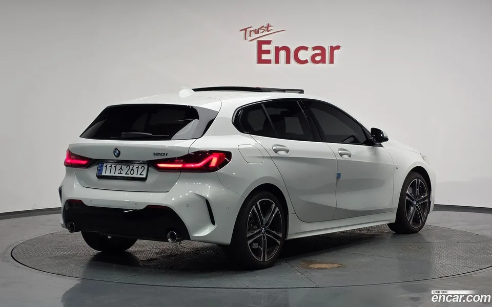 BMW 1 Series 120i M 2024 — миниатюра 2