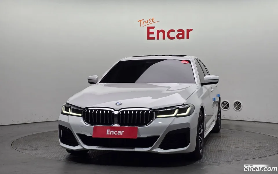 BMW 5 Series 520i M 2023 — миниатюра 3