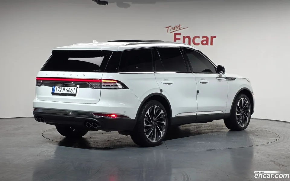 Lincoln Aviator 3.0 AWD 2023 — миниатюра 2