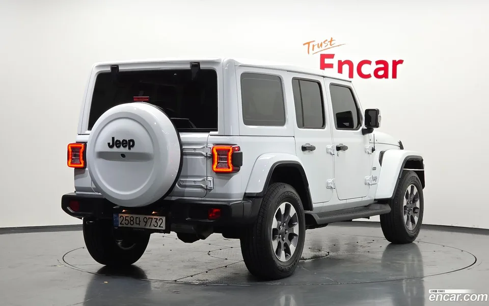 Jeep Wrangler 2.0 4 2023 — миниатюра 2