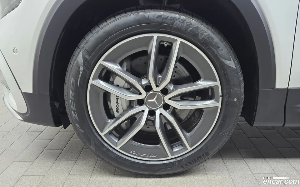 Mercedes-Benz GLB-Class AMG GLB35 4MATIC 2025 — миниатюра 5