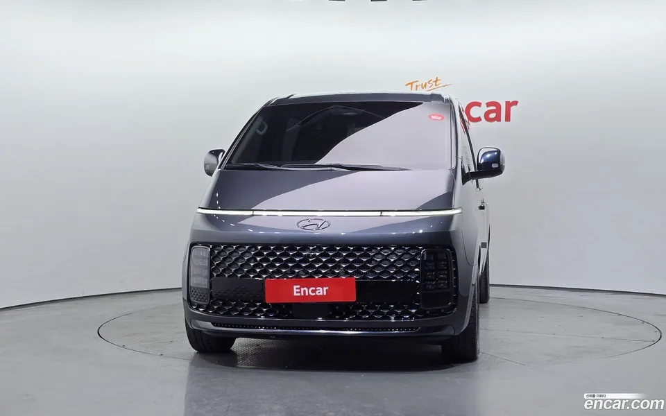 Hyundai Staria 4WD 7 2022 — миниатюра 3