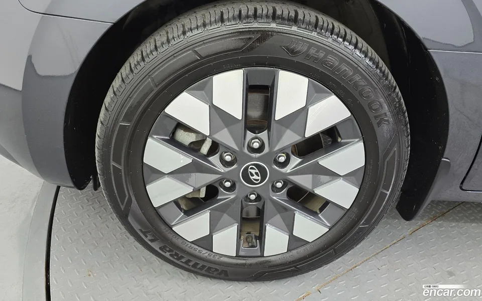 Hyundai Staria 4WD 7 2022 — миниатюра 5
