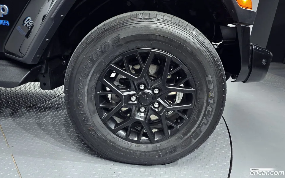 Jeep Wrangler 2.0 4 4xe 2022 — миниатюра 5